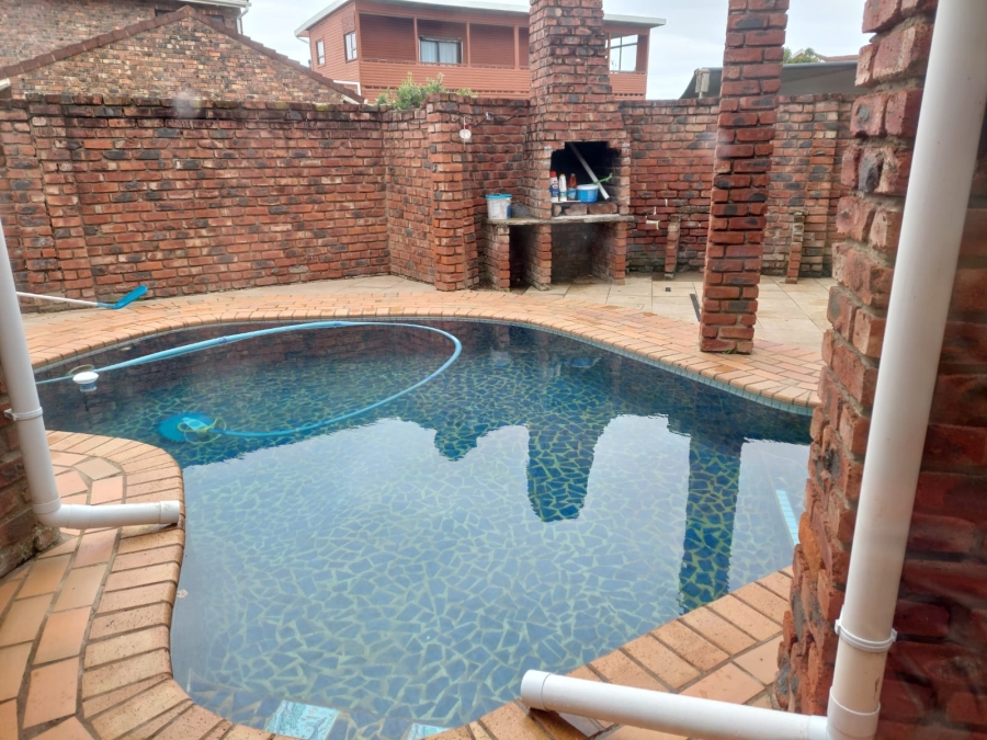 4 Bedroom Property for Sale in Seavale Eastern Cape